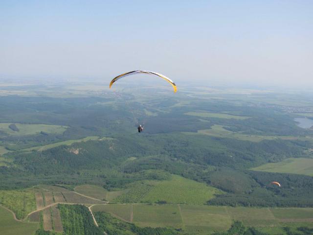 2010 044