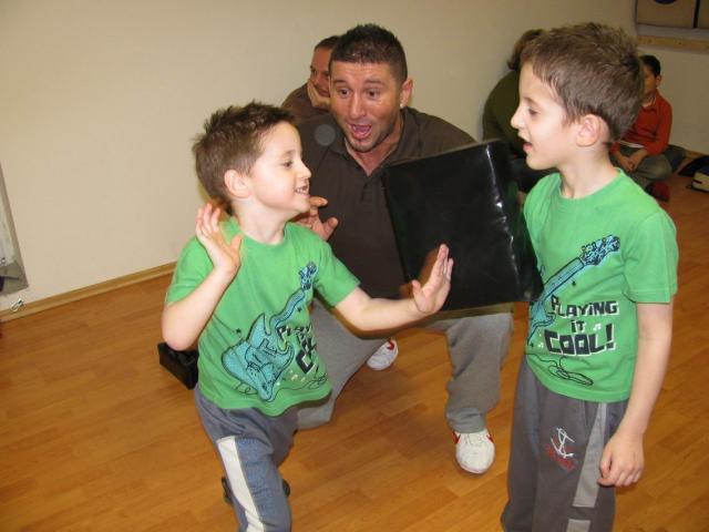 2009 032