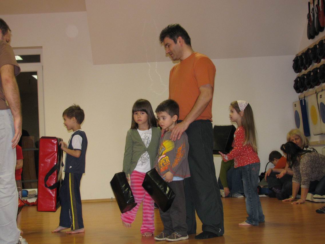 2009 045
