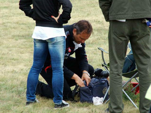 Veres Zoli sietve keresi a kĂŠk pirulĂĄt